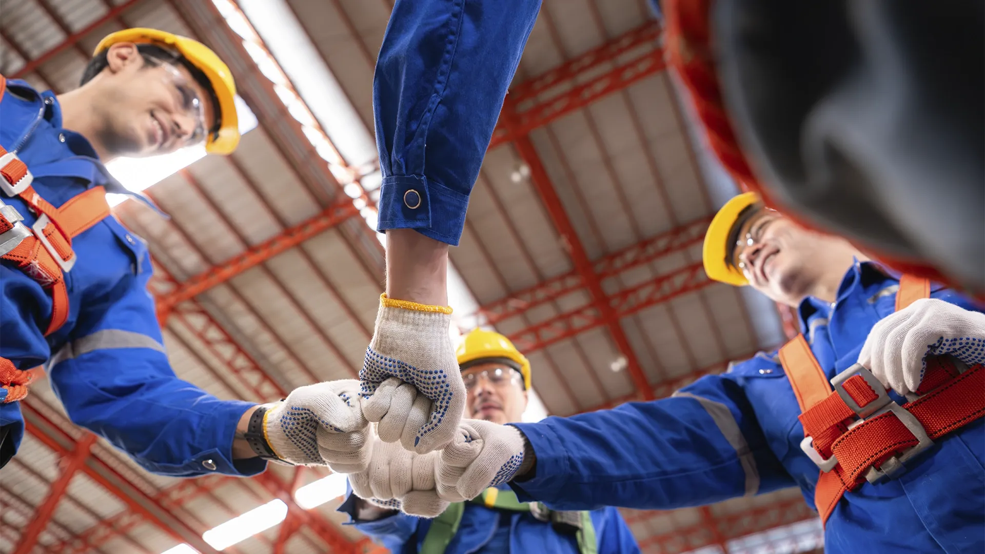 Equipe multidisciplinar Geoblue: geólogos, engenheiros, analistas ambientais e especialistas em automação